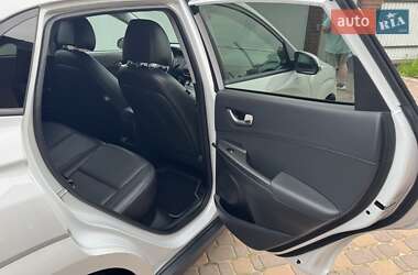 Позашляховик / Кросовер Hyundai Kona Electric 2021 в 