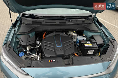 Внедорожник / Кроссовер Hyundai Kona Electric 2020 в 