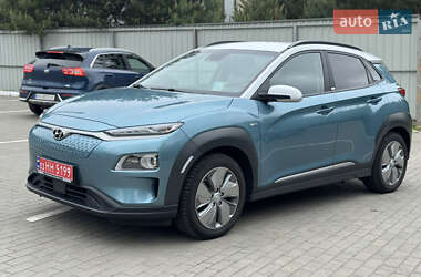 Внедорожник / Кроссовер Hyundai Kona Electric 2020 в 