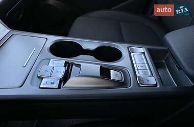Внедорожник / Кроссовер Hyundai Kona Electric 2021 в 