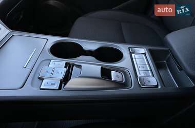 Внедорожник / Кроссовер Hyundai Kona Electric 2021 в 