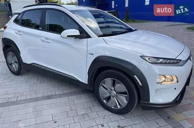 Внедорожник / Кроссовер Hyundai Kona Electric 2020 в 