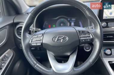 Внедорожник / Кроссовер Hyundai Kona Electric 2020 в 