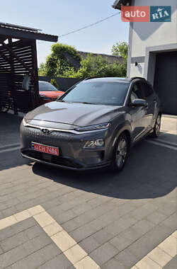 Внедорожник / Кроссовер Hyundai Kona Electric 2020 в 