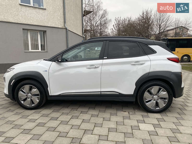 Внедорожник / Кроссовер Hyundai Kona Electric 2020 в 