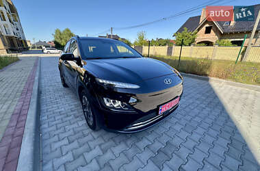 Внедорожник / Кроссовер Hyundai Kona Electric 2021 в 