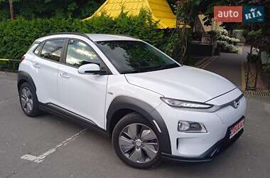 Позашляховик / Кросовер Hyundai Kona Electric 2020 в Чернівцях