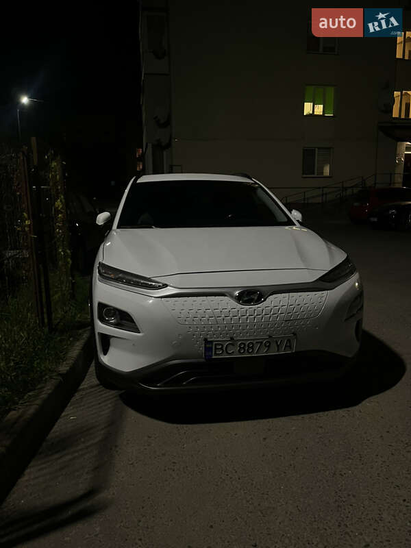 Внедорожник / Кроссовер Hyundai Kona Electric 2019 в 