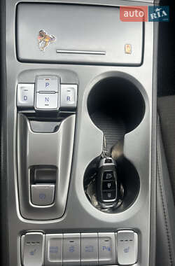 Внедорожник / Кроссовер Hyundai Kona Electric 2019 в 