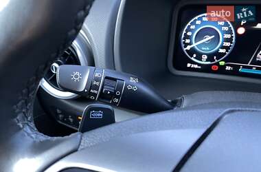 Позашляховик / Кросовер Hyundai Kona Electric 2021 в 