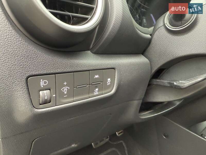 Внедорожник / Кроссовер Hyundai Kona Electric 2020 в Киеве