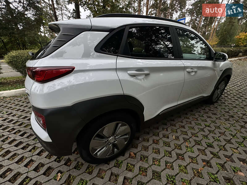 Внедорожник / Кроссовер Hyundai Kona Electric 2020 в Буче