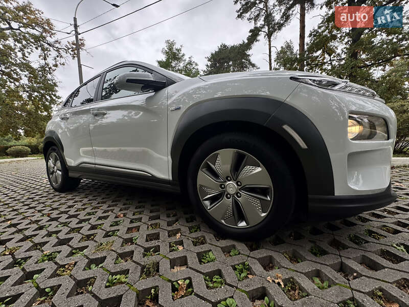 Внедорожник / Кроссовер Hyundai Kona Electric 2020 в Буче