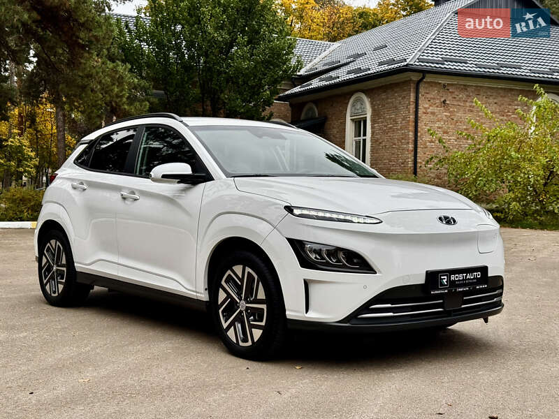 Позашляховик / Кросовер Hyundai Kona Electric 2022 в Києві