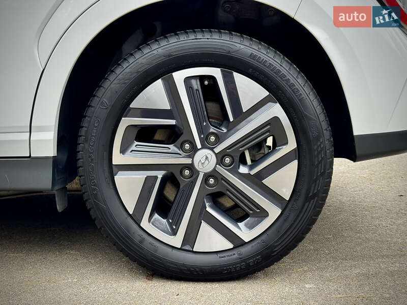 Позашляховик / Кросовер Hyundai Kona Electric 2022 в Києві