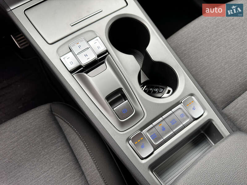 Позашляховик / Кросовер Hyundai Kona Electric 2022 в Києві