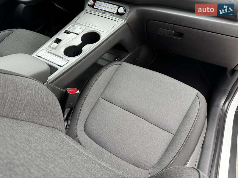 Позашляховик / Кросовер Hyundai Kona Electric 2022 в Києві