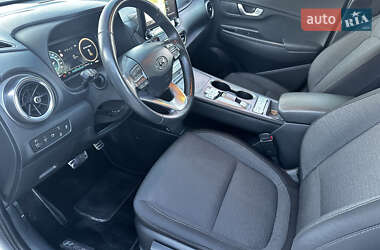 Внедорожник / Кроссовер Hyundai Kona Electric 2022 в 