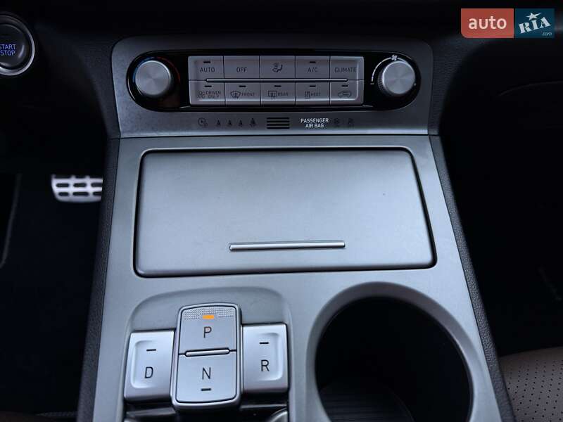 Позашляховик / Кросовер Hyundai Kona Electric 2020 в Чернівцях