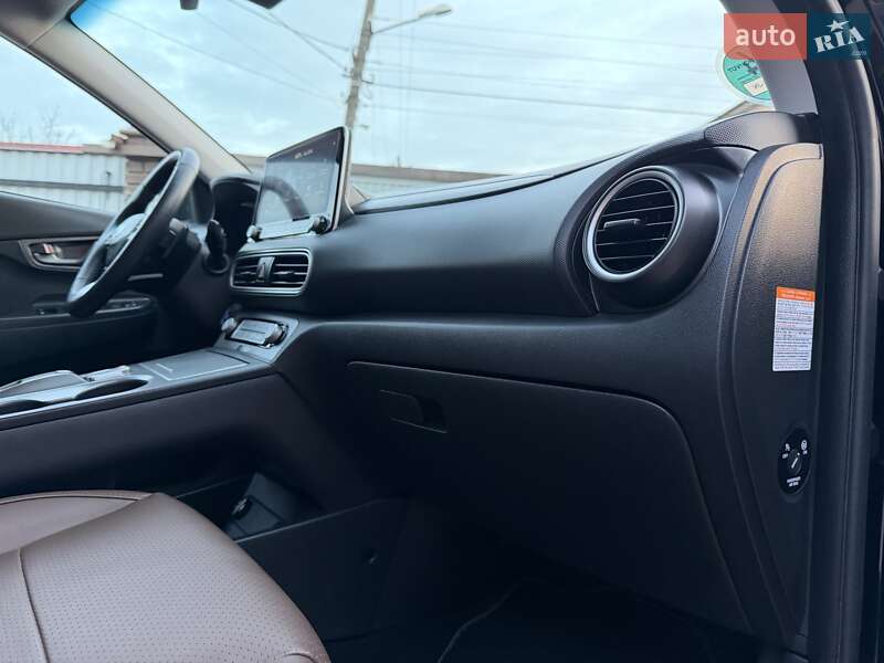 Позашляховик / Кросовер Hyundai Kona Electric 2020 в Чернівцях