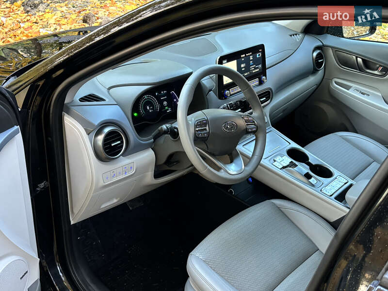 Внедорожник / Кроссовер Hyundai Kona Electric 2021 в Тернополе