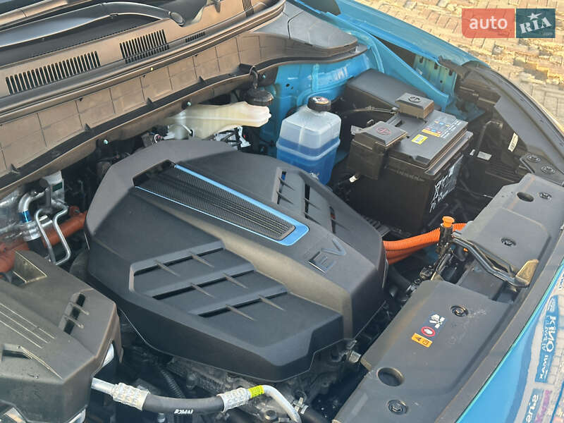 Внедорожник / Кроссовер Hyundai Kona Electric 2022 в Харькове
