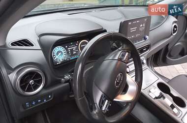 Позашляховик / Кросовер Hyundai Kona Electric 2022 в  фото 49 Позашляховик / Кросовер Hyundai Kona Electric 2022 в