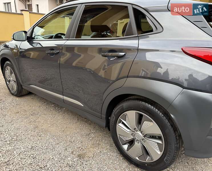 Позашляховик / Кросовер Hyundai Kona Electric 2020 в Львові фото 37 Позашляховик / Кросовер Hyundai Kona Electric 2020 в Львові