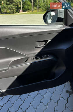 Внедорожник / Кроссовер Hyundai Kona Electric 2024 в 