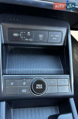 Внедорожник / Кроссовер Hyundai Kona Electric 2024 в 