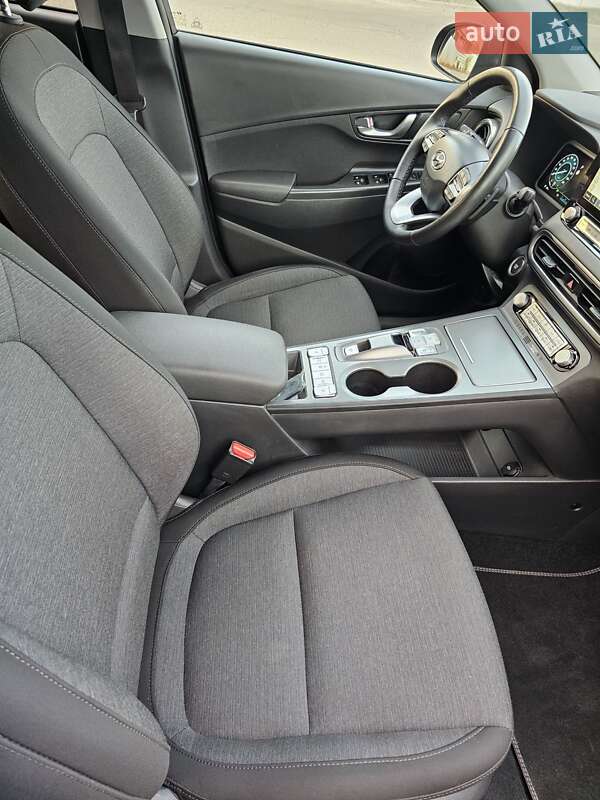 Внедорожник / Кроссовер Hyundai Kona Electric 2022 в Днепре