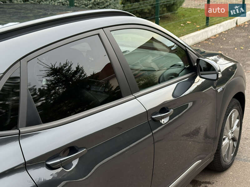 Внедорожник / Кроссовер Hyundai Kona Electric 2020 в Ровно