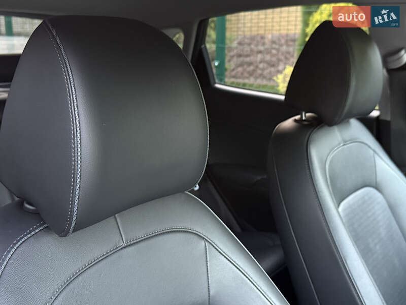 Внедорожник / Кроссовер Hyundai Kona Electric 2020 в Ровно