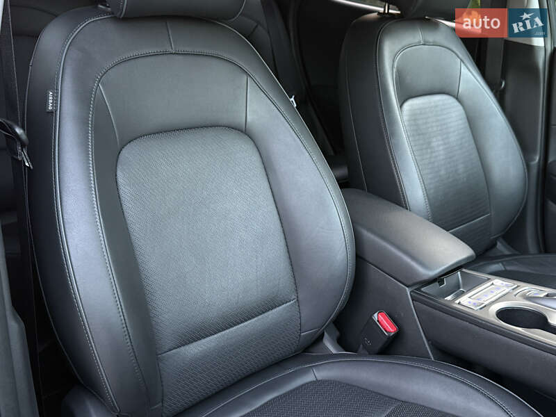 Внедорожник / Кроссовер Hyundai Kona Electric 2020 в Ровно