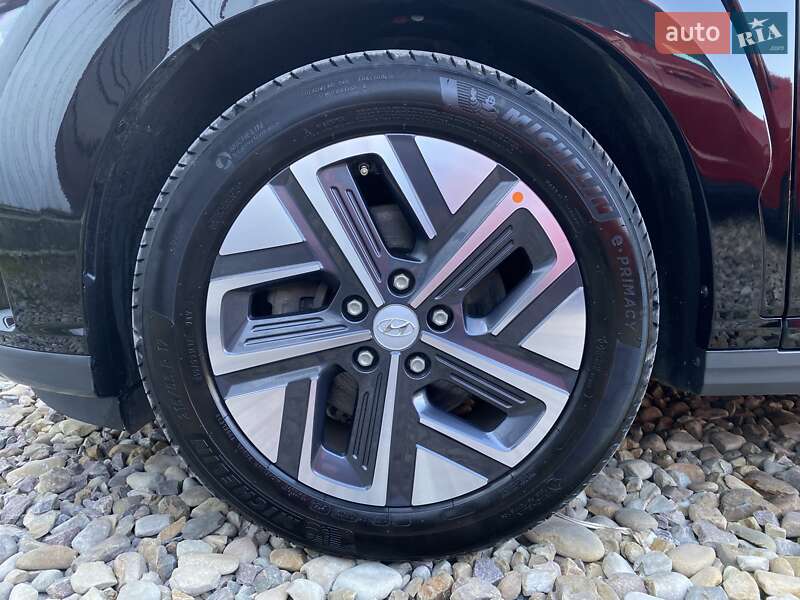 Внедорожник / Кроссовер Hyundai Kona Electric 2021 в Львове