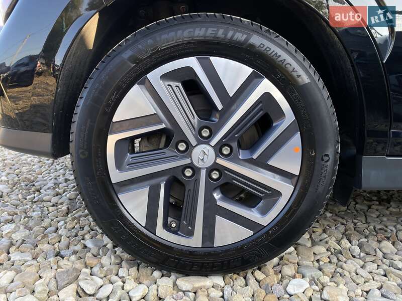 Внедорожник / Кроссовер Hyundai Kona Electric 2021 в Львове