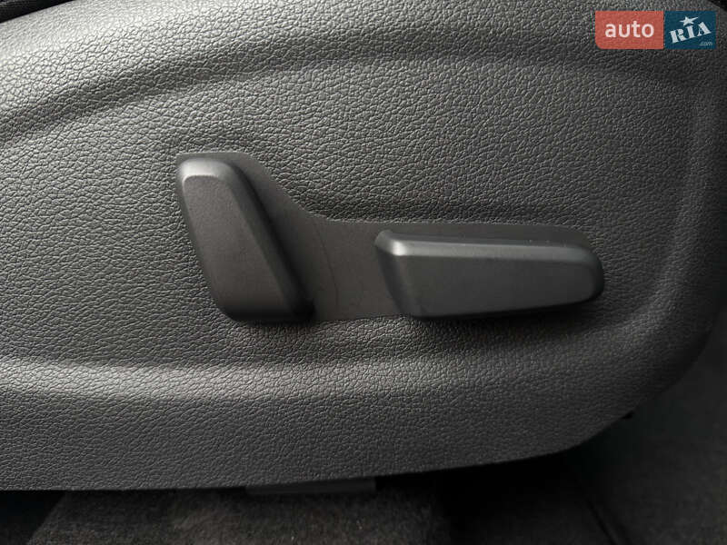 Внедорожник / Кроссовер Hyundai Kona Electric 2021 в Львове