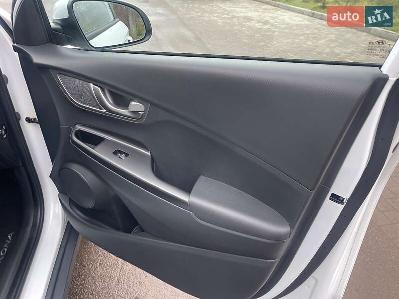 Внедорожник / Кроссовер Hyundai Kona Electric 2020 в Ровно