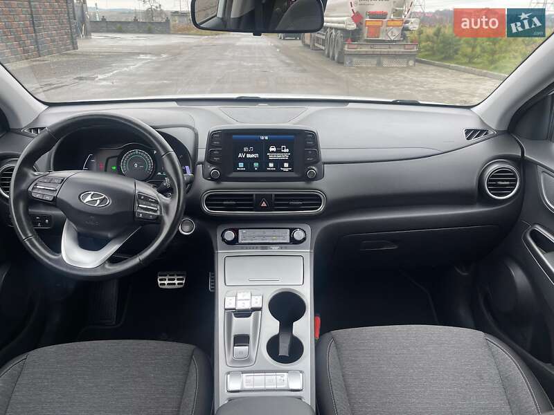 Внедорожник / Кроссовер Hyundai Kona Electric 2020 в Ровно