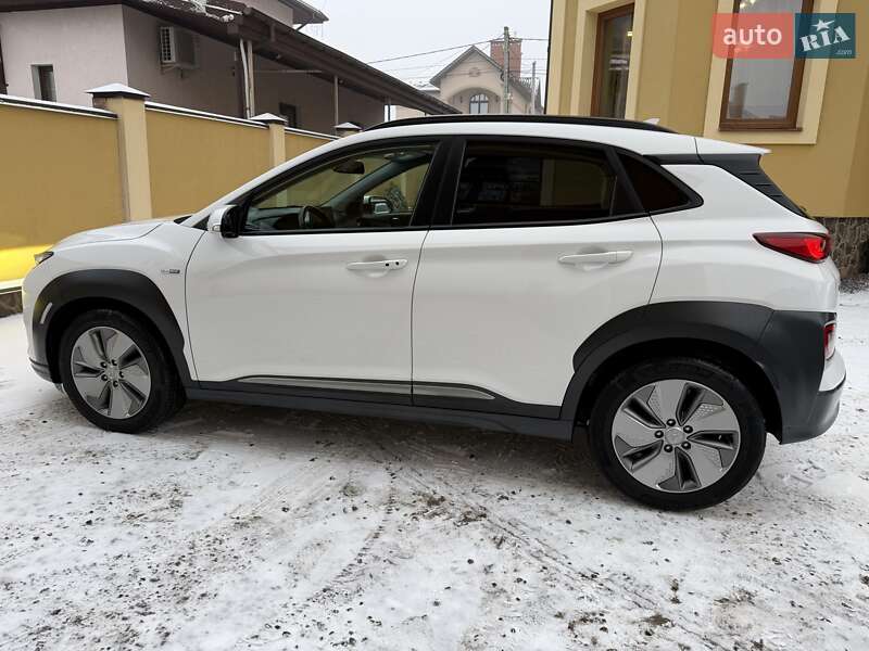 Внедорожник / Кроссовер Hyundai Kona Electric 2021 в Львове