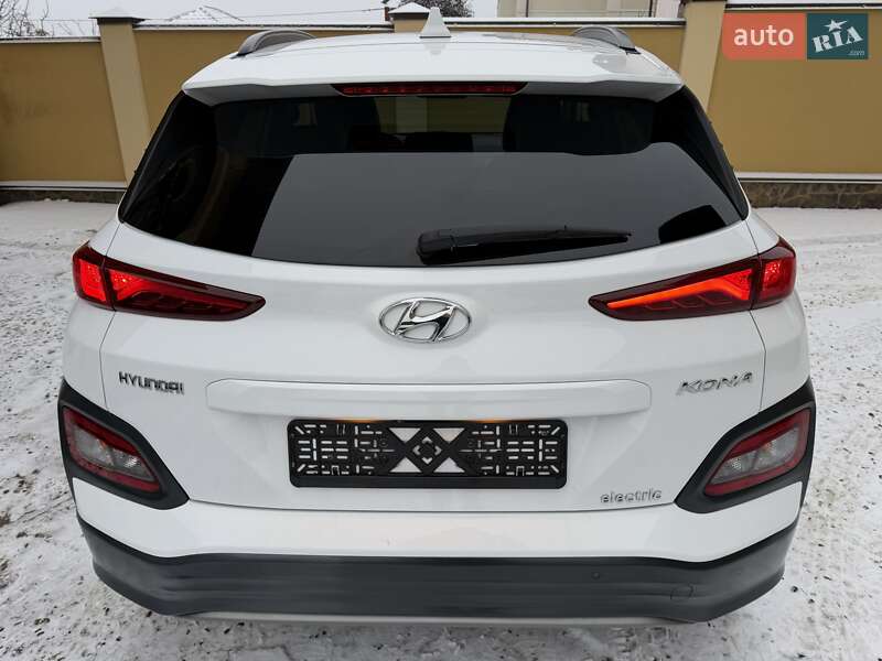 Внедорожник / Кроссовер Hyundai Kona Electric 2021 в Львове