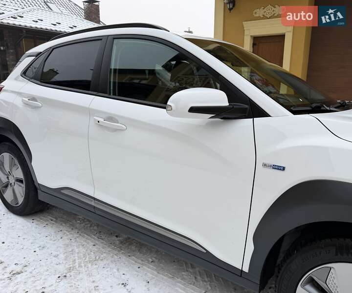 Внедорожник / Кроссовер Hyundai Kona Electric 2021 в Львове