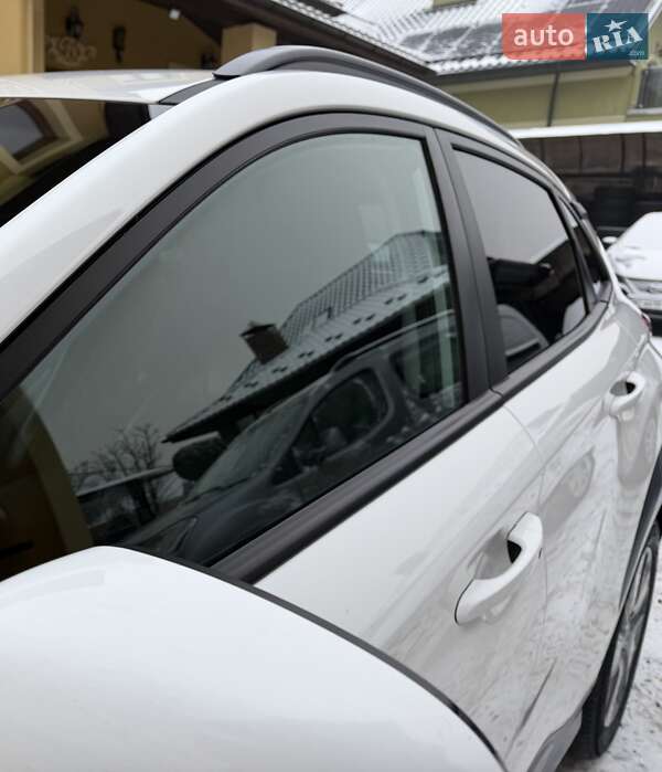 Внедорожник / Кроссовер Hyundai Kona Electric 2021 в Львове