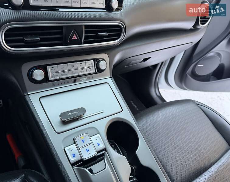 Внедорожник / Кроссовер Hyundai Kona Electric 2021 в Львове