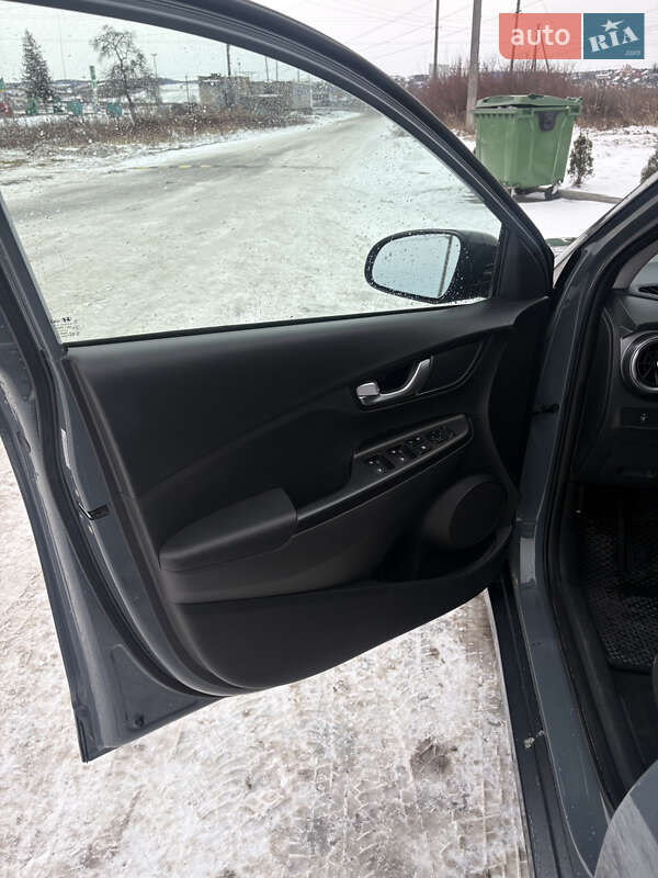 Внедорожник / Кроссовер Hyundai Kona Electric 2021 в Клевани