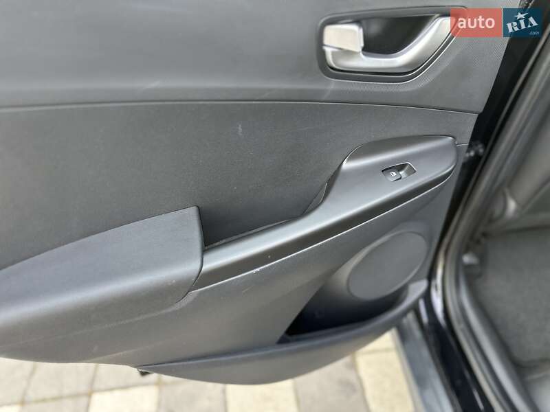 Внедорожник / Кроссовер Hyundai Kona Electric 2021 в Стрые