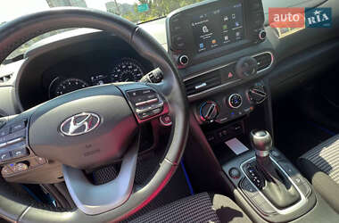 Внедорожник / Кроссовер Hyundai Kona 2018 в 