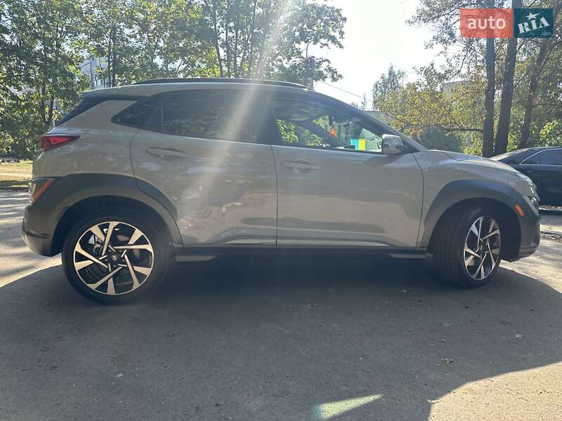 Внедорожник / Кроссовер Hyundai Kona 2021 в Киеве