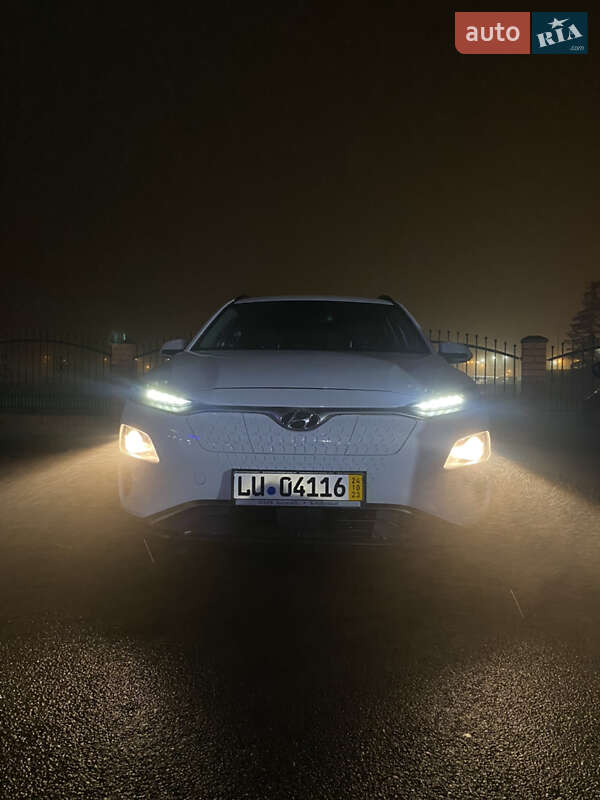 Внедорожник / Кроссовер Hyundai Kona 2020 в Ивано-Франковске