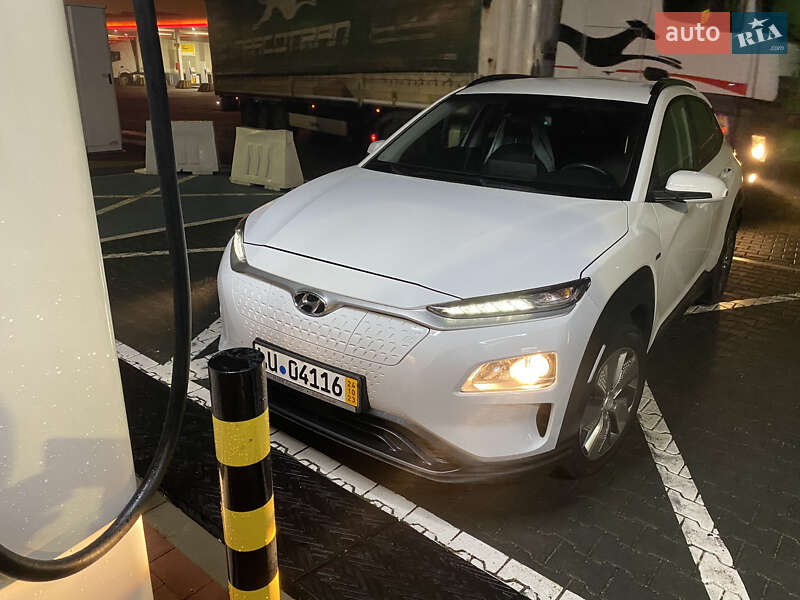 Внедорожник / Кроссовер Hyundai Kona 2020 в Ивано-Франковске